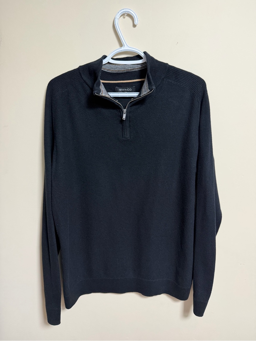 RW&CO Men’s Black Quarter Zip Sweater Medium